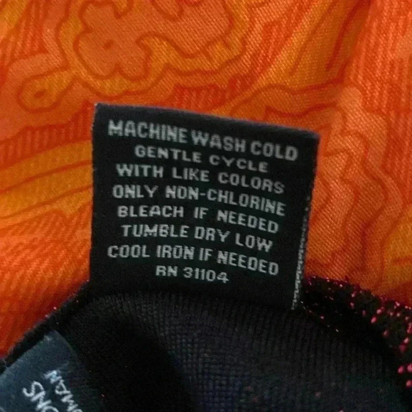 Women's New Directions Woman Size 1X Red-Black Metallic‎ Pullover Blouse - Picture 6 of 6